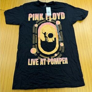 Men’s Pink Floyd Live At Pompeii Black Graphic Music T-shirt Size Small